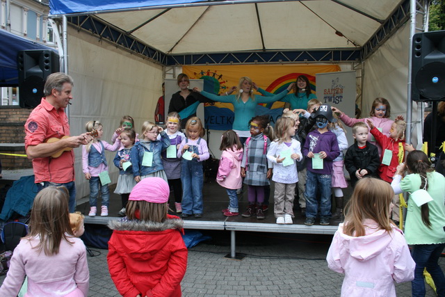 gal/2010/2010 Saitentwist Weltkindertag Essen Borbeck 20.09. AK -Bochold/2010 Saitentwist Weltkindertag Borbeck AK Bochold 20.09. 166.jpg